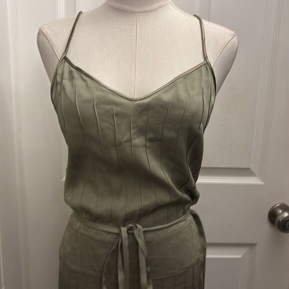DKNY Sleek Olive Green silk Midi Dress, US6 - Picture 2 of 9